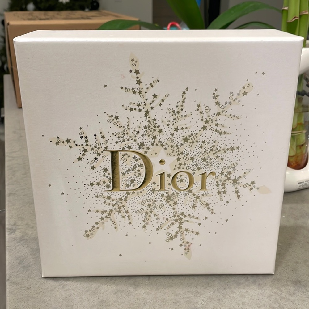 Dior Snowflake Box - Picture 2 of 7